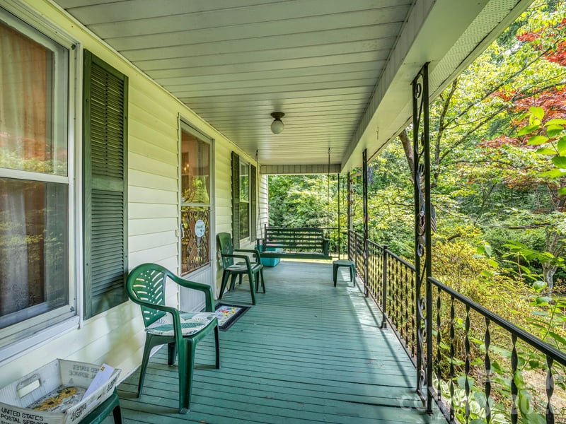813 Montreat Rd, Black Mountain, NC 28711