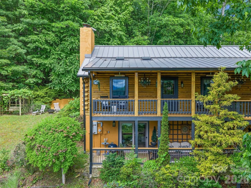 357 Rosewood Ln, Burnsville, NC 28714