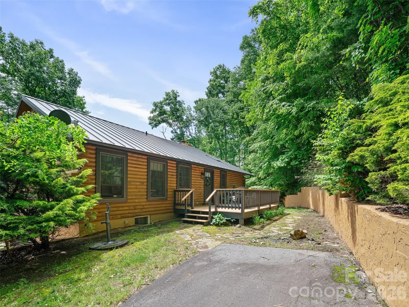 357 Rosewood Ln, Burnsville, NC 28714