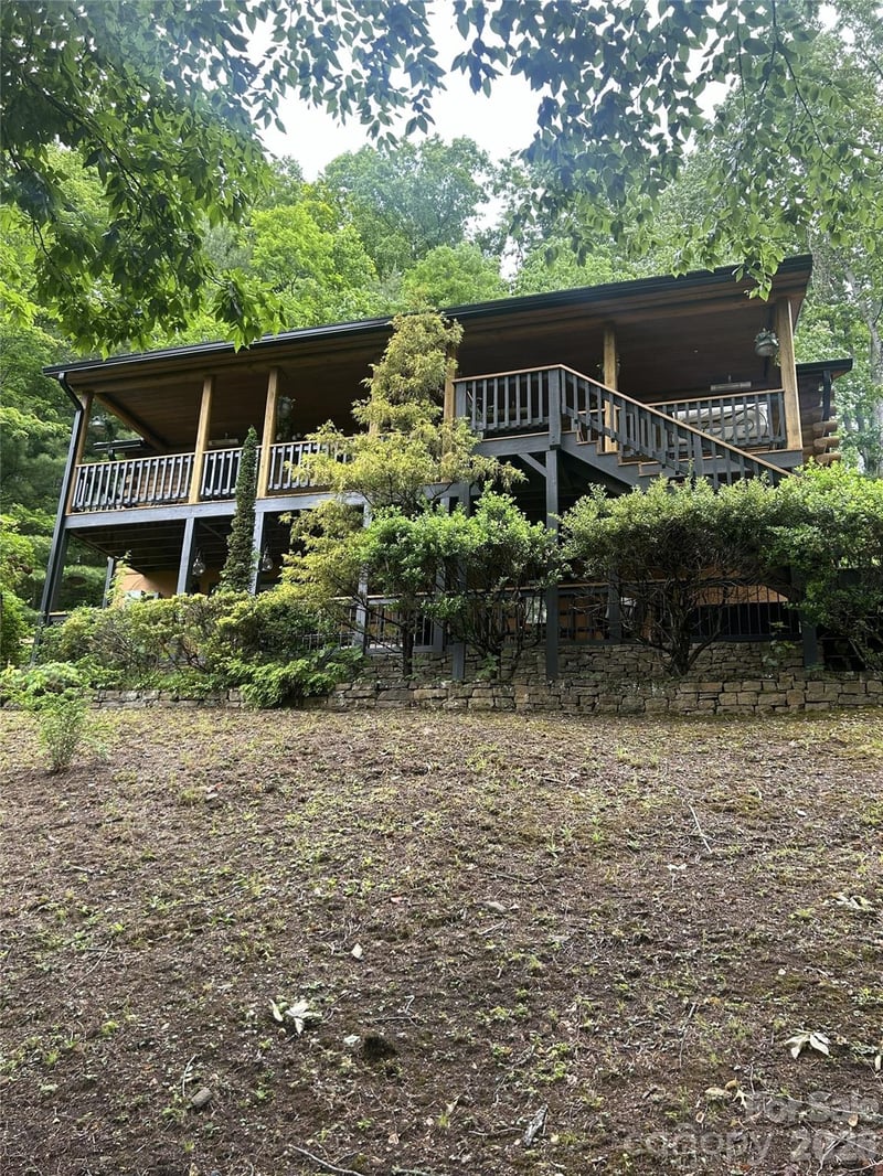 357 Rosewood Ln, Burnsville, NC 28714