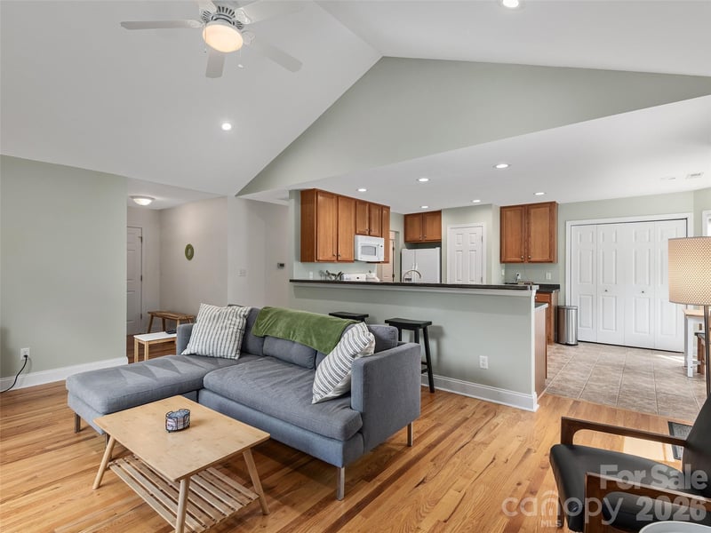 64 Springside Rd, Asheville, NC 28803