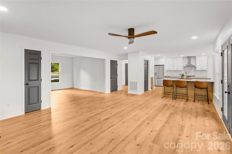 3730 Club House Dr, Conover, NC 28613