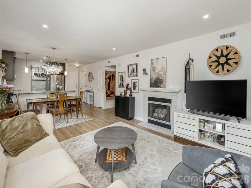 1305 Abbey Cir, Asheville, NC 28805