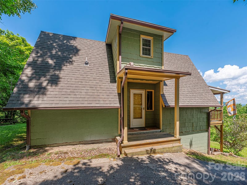 649 Acres View Dr, Waynesville, NC 28786