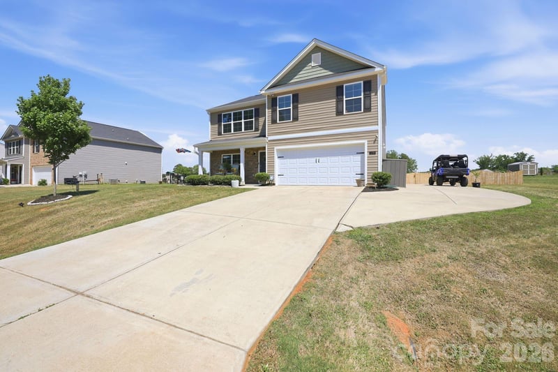 1276 Hickory Point Dr, Lexington, NC 27292