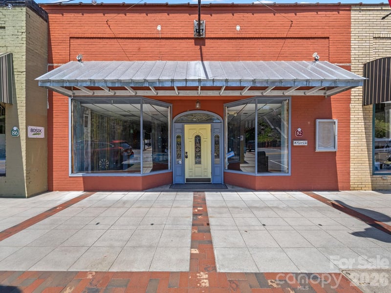 82 Trade St, Tryon, NC 28782