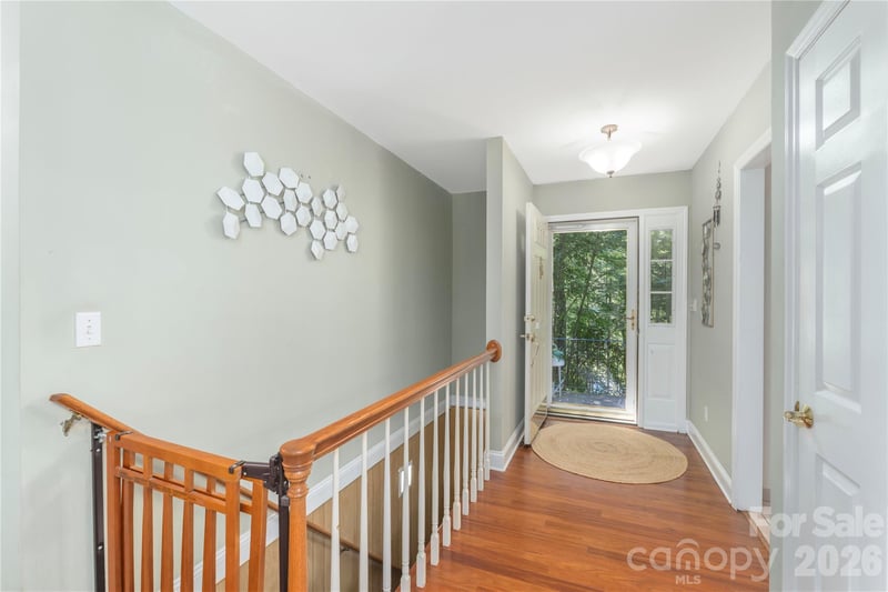446 Deerhaven Ln, Hendersonville, NC 28791