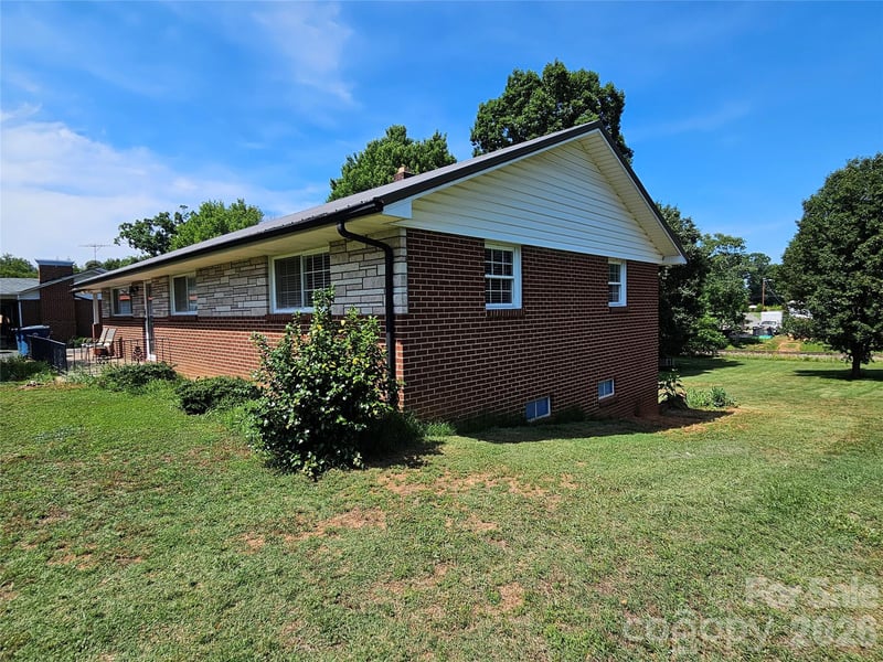 4114 Kendell Pl, Hudson, NC 28638