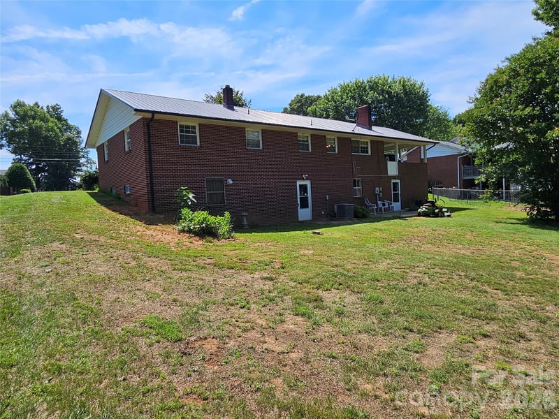 4114 Kendell Pl, Hudson, NC 28638