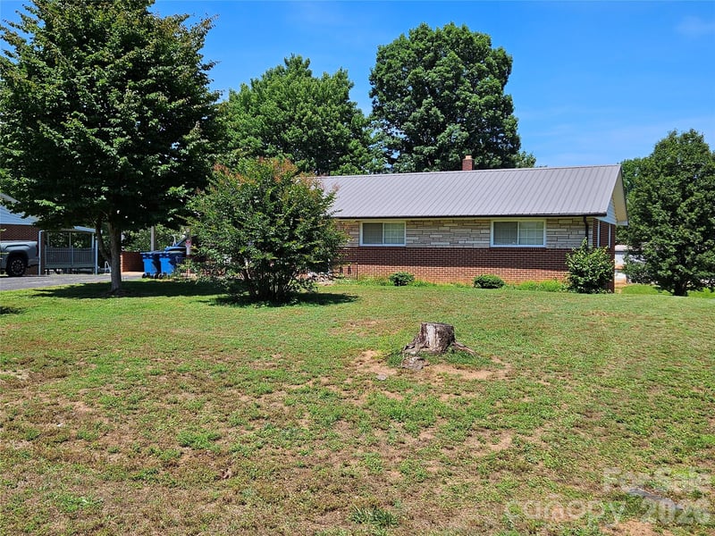 4114 Kendell Pl, Hudson, NC 28638