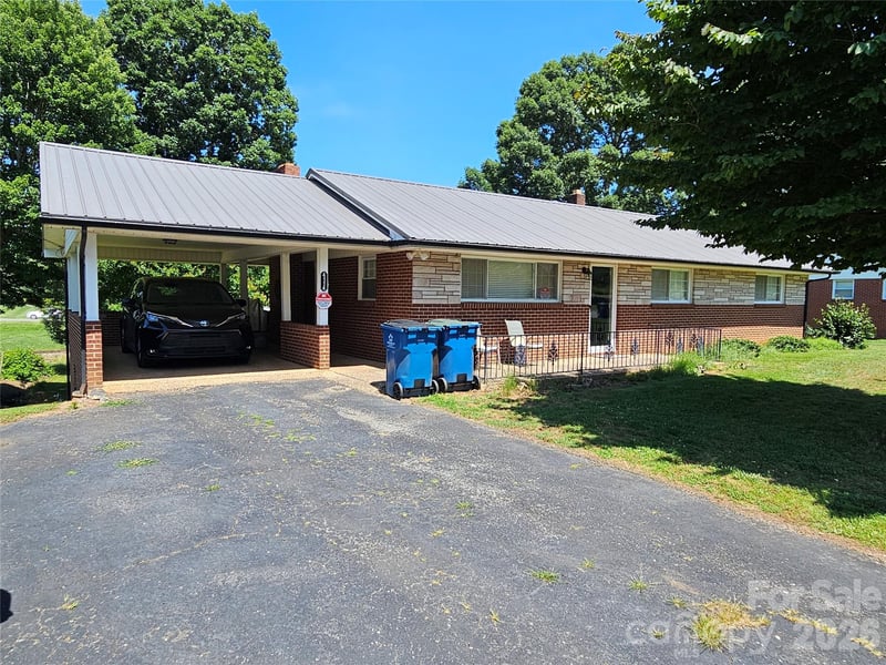 4114 Kendell Pl, Hudson, NC 28638