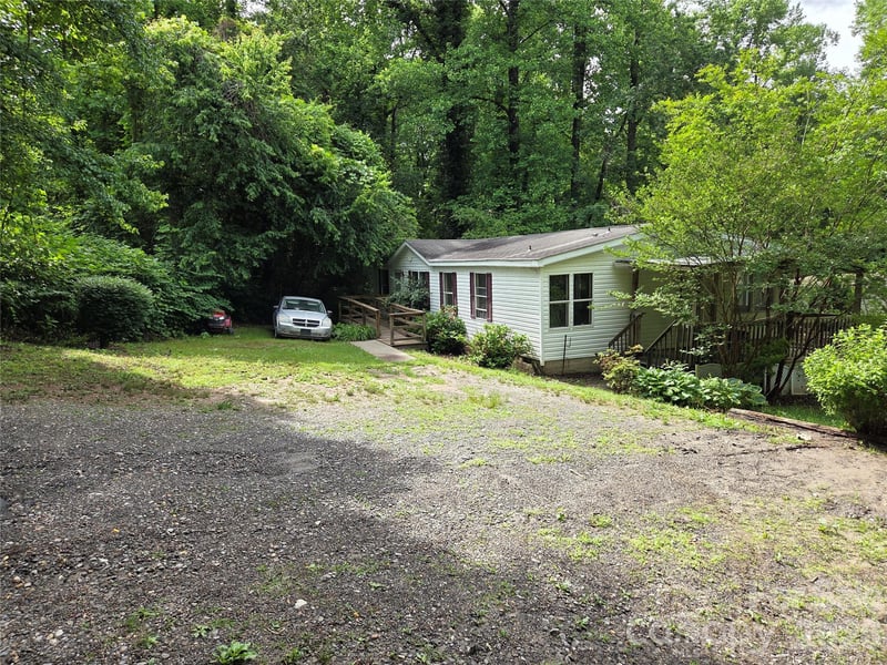 4 Boyer Dr, Black Mountain, NC 28711