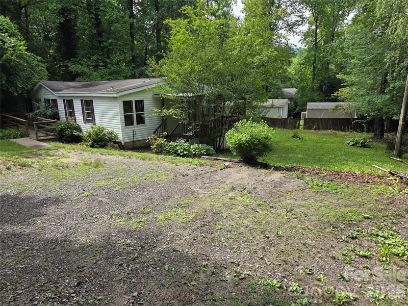 4 Boyer Dr, Black Mountain, NC 28711