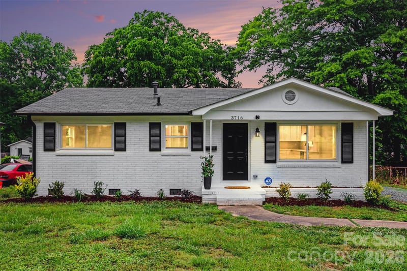 3716 Fieldcrest Rd, Charlotte, NC 28217