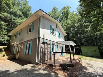 95 Walker Cove Rd, Black Mountain, NC 28711