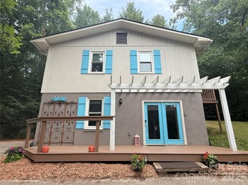 95 Walker Cove Rd, Black Mountain, NC 28711