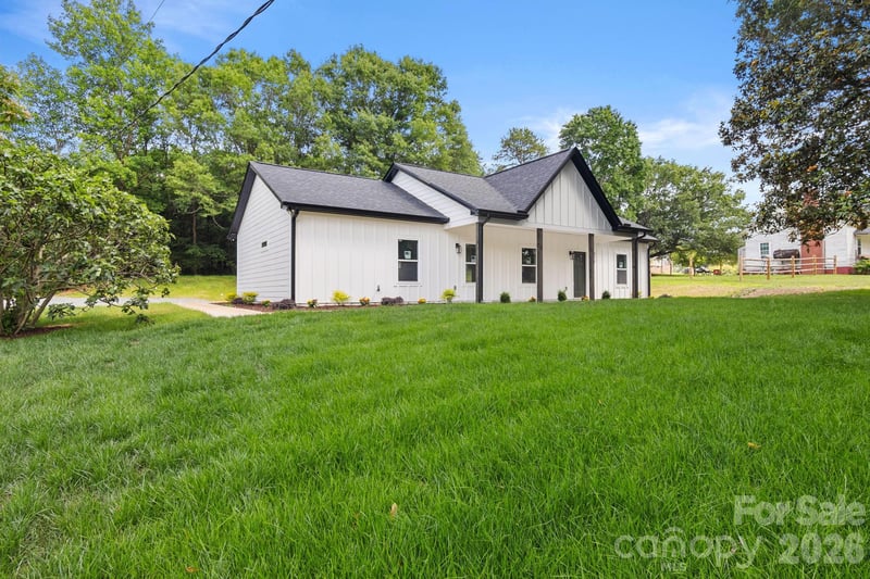 612 Hardin Rd, Dallas, NC 28034
