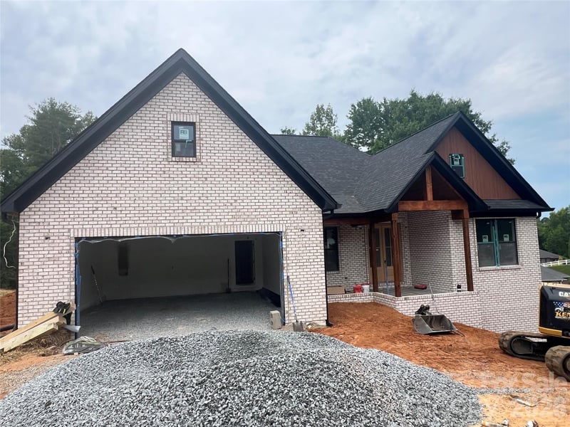 730 Chatsworth Cir, Lenoir, NC 28645