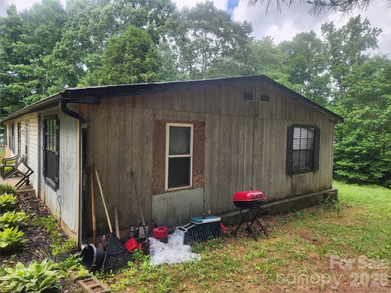 135 Watson Ave, Taylorsville, NC 28681