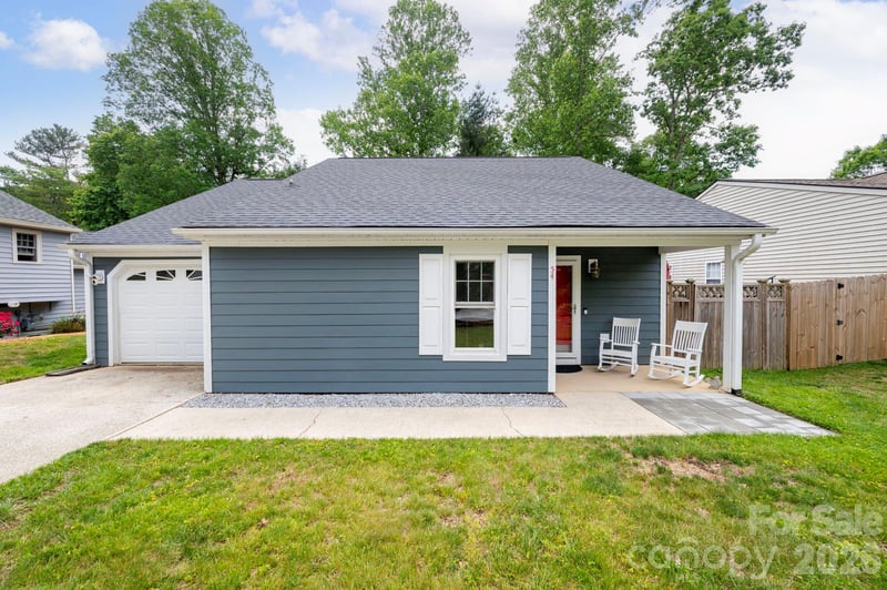 54 Foxberry Dr, Arden, NC 28704