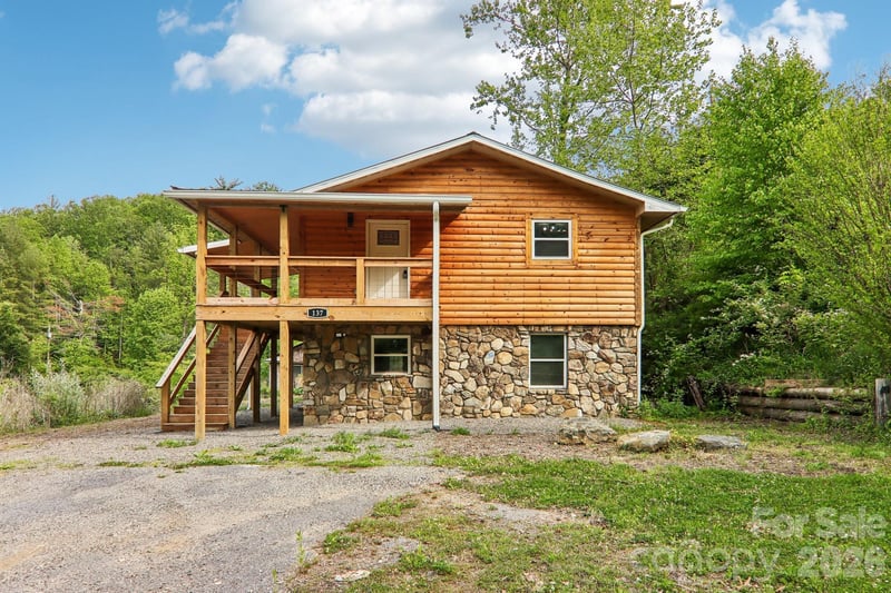 137 Red Maple Ln, Burnsville, NC 28714
