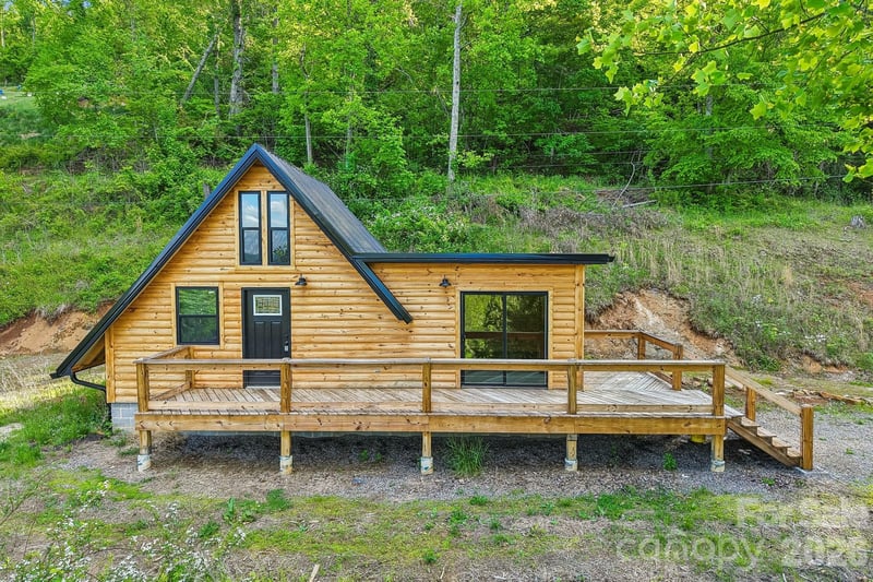 137 Red Maple Ln, Burnsville, NC 28714