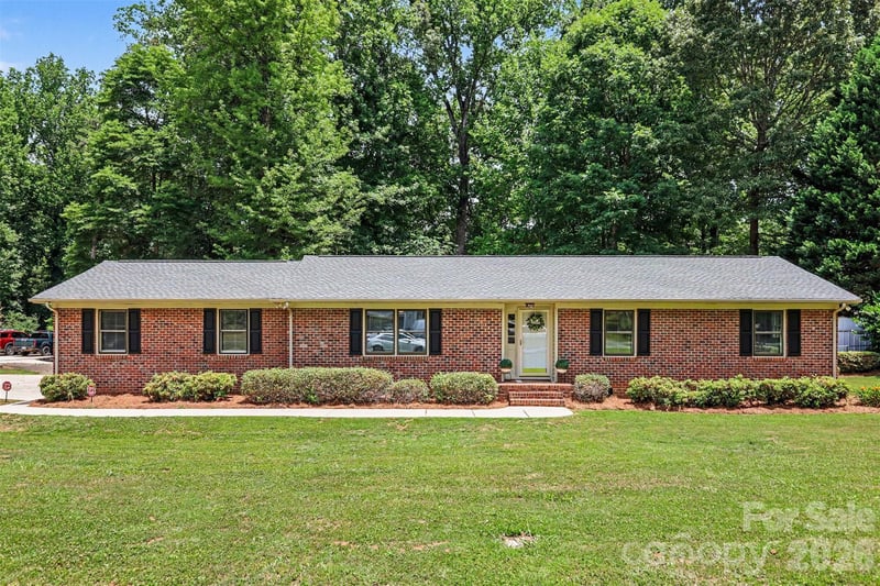 9409 Wedgewood Dr, Huntersville, NC 28078