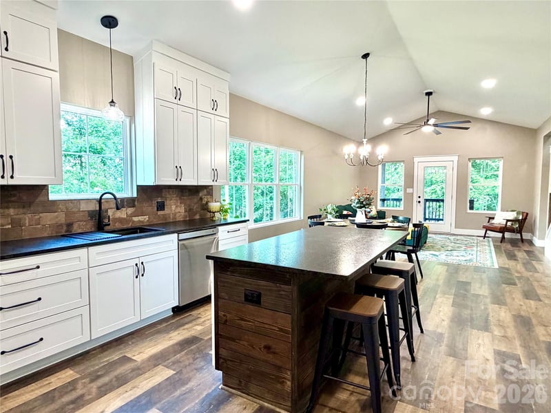 128 Arrowood Ln, Harmony, NC 28634