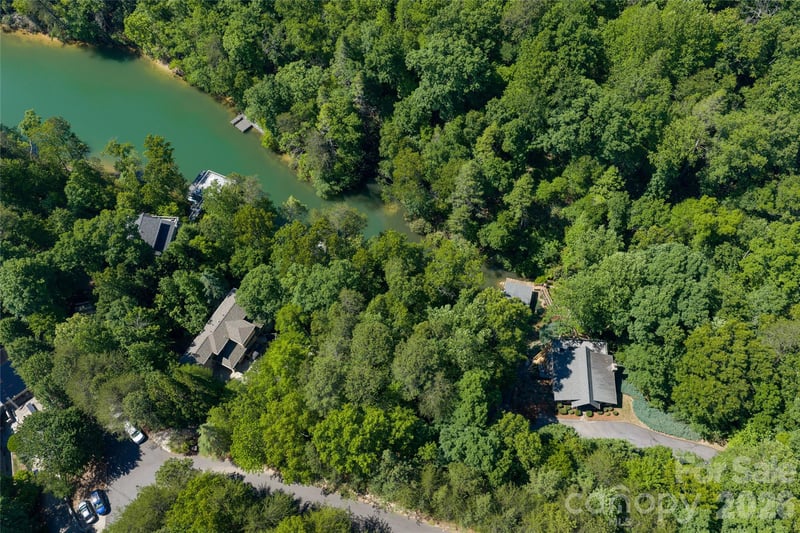 000 Dogwood Dr, Lake Lure, NC 28746