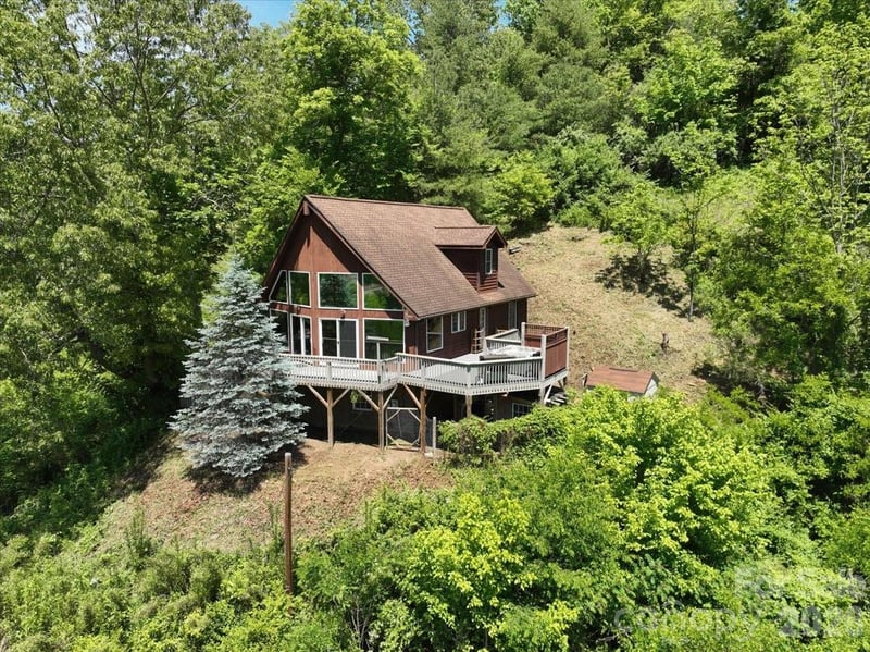 7714 State Highway 197 Hw, Green Mountain, NC 28740
