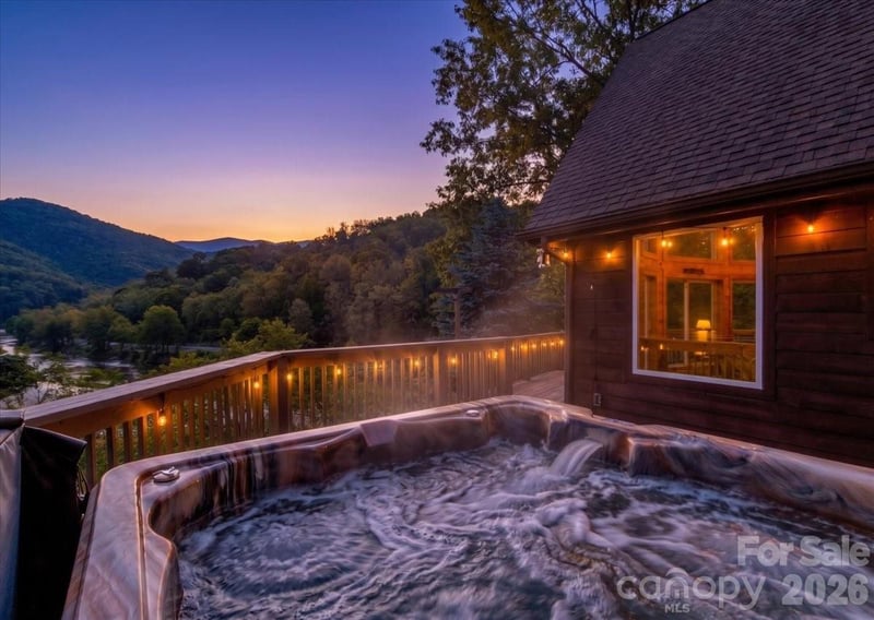7714 State Highway 197 Hw, Green Mountain, NC 28740