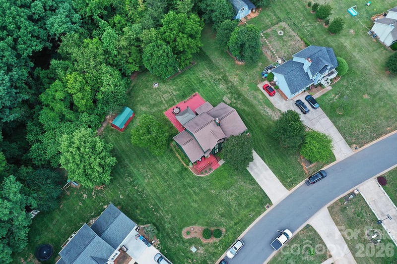 5438 Winding Oak Dr, Hickory, NC 28602