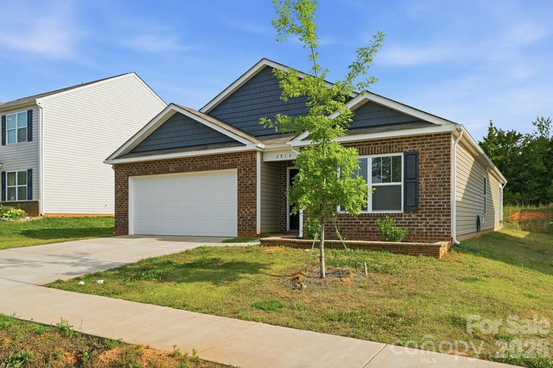 2814 Sherrills Stream Dr, Sherrills Ford, NC 28673