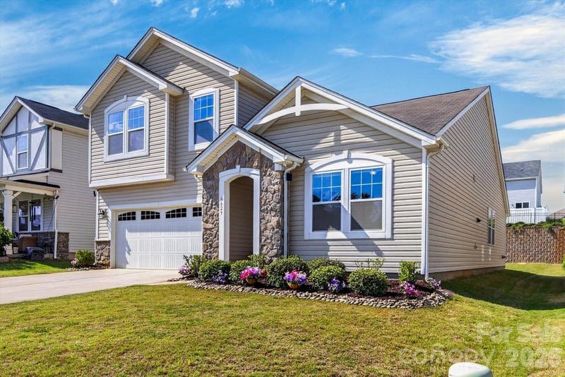 6629 Meridale Forest Dr, Charlotte, NC 28269