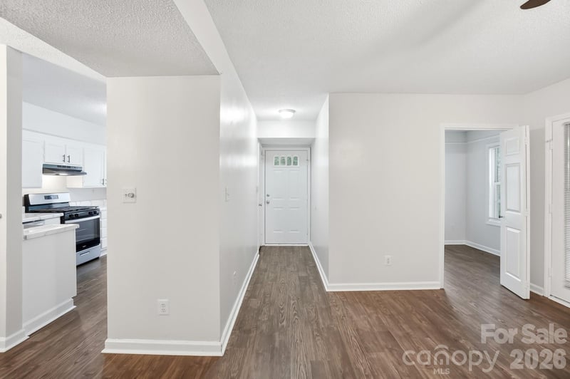 6043 Green Forest Dr, Charlotte, NC 28212