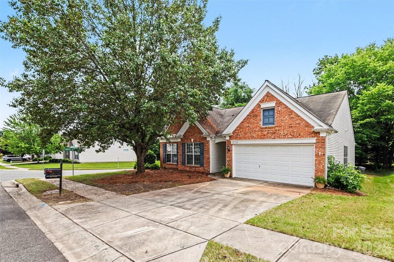 8708 Heron Glen Dr, Charlotte, NC 28269