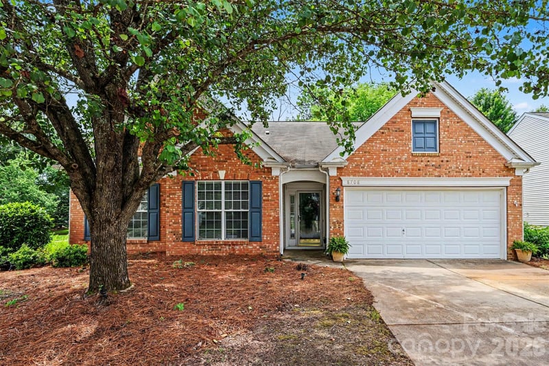 8708 Heron Glen Dr, Charlotte, NC 28269