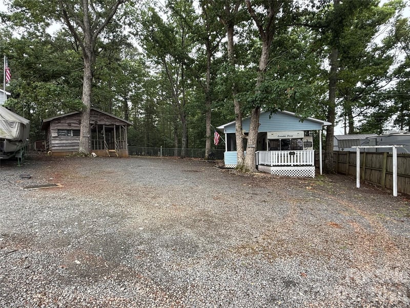 107109 Holly Cove Trl #E100/101, Mount Gilead, NC 27306