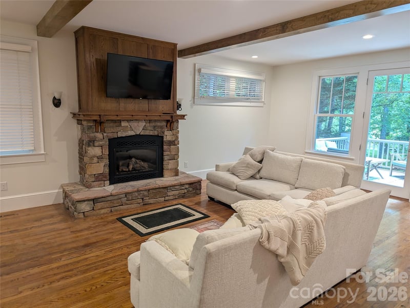 47 Cheshire Dr, Black Mountain, NC 28711