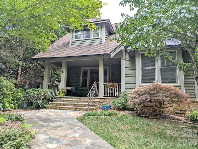 47 Cheshire Dr, Black Mountain, NC 28711