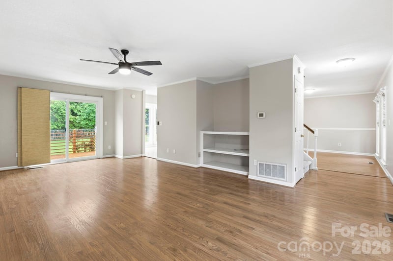 16 Trappers Run Dr, Asheville, NC 28805