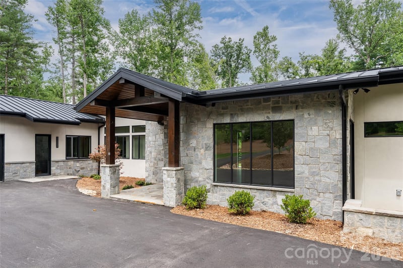 33 Busbee Rd, Asheville, NC 28803