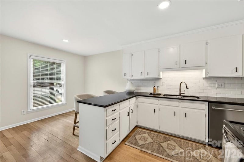 6724 Constitution Ln, Charlotte, NC 28210