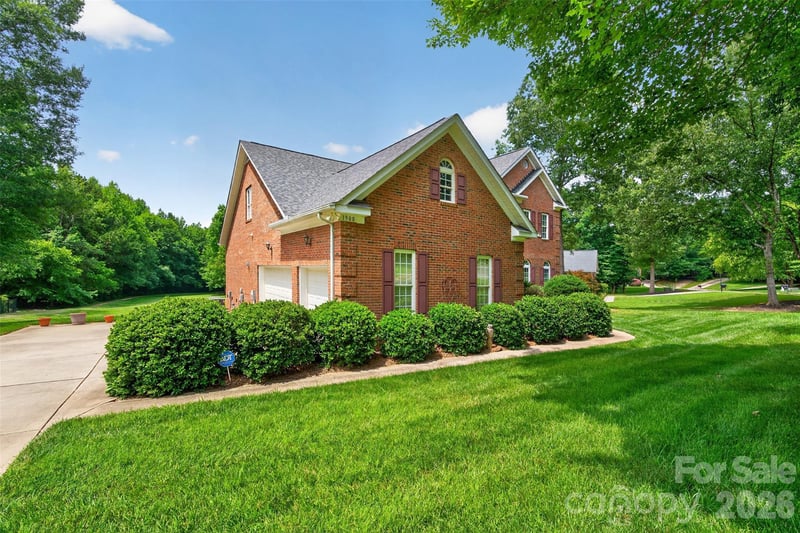 1900 Crestgate Dr, Waxhaw, NC 28173