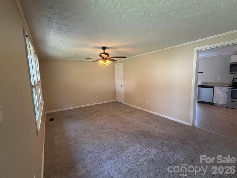 617 Oakwood Ln, Gastonia, NC 28056