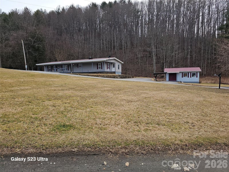 656 Water St, Bakersville, NC 28705