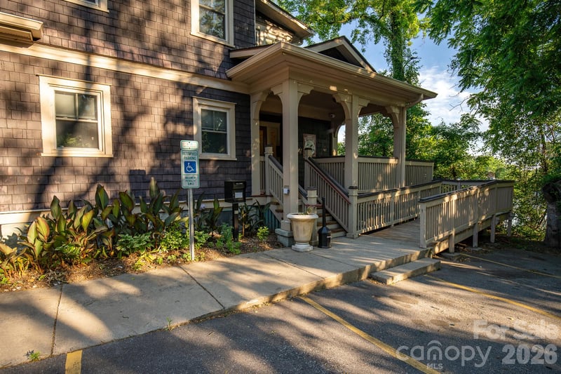 264 Haywood Rd, Asheville, NC 28806