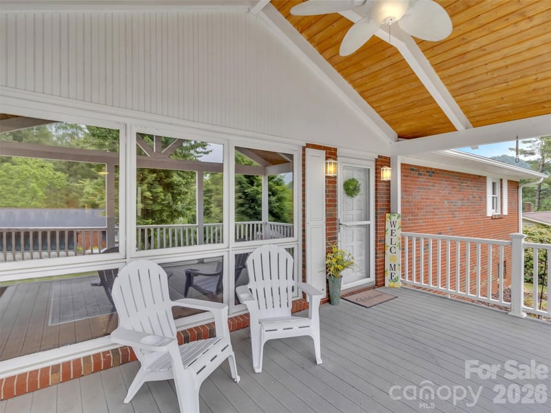104 Beaverdam Heights Dr, Canton, NC 28716