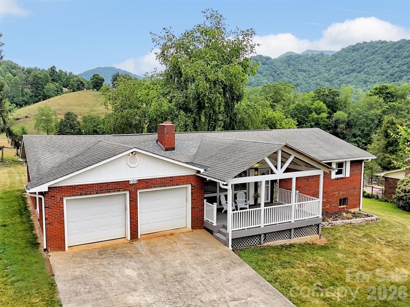 104 Beaverdam Heights Dr, Canton, NC 28716