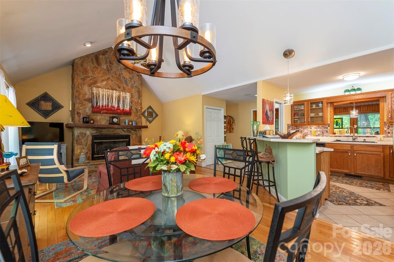 132 Rumbling Bald Rd, Lake Lure, NC 28746